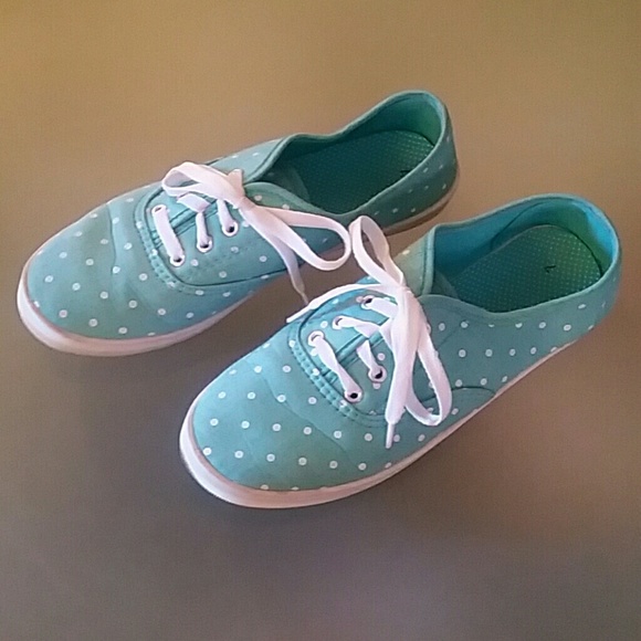 GIFTED! Polka Dot Sneakers - Picture 3 of 3